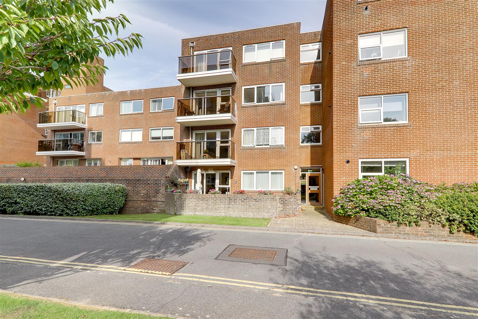 Apartment | Cardinal court, Grand Avenue, Worthing | For Sale